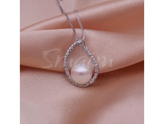 Колие Gloria с естествена перла и кристали Swarovski Elements